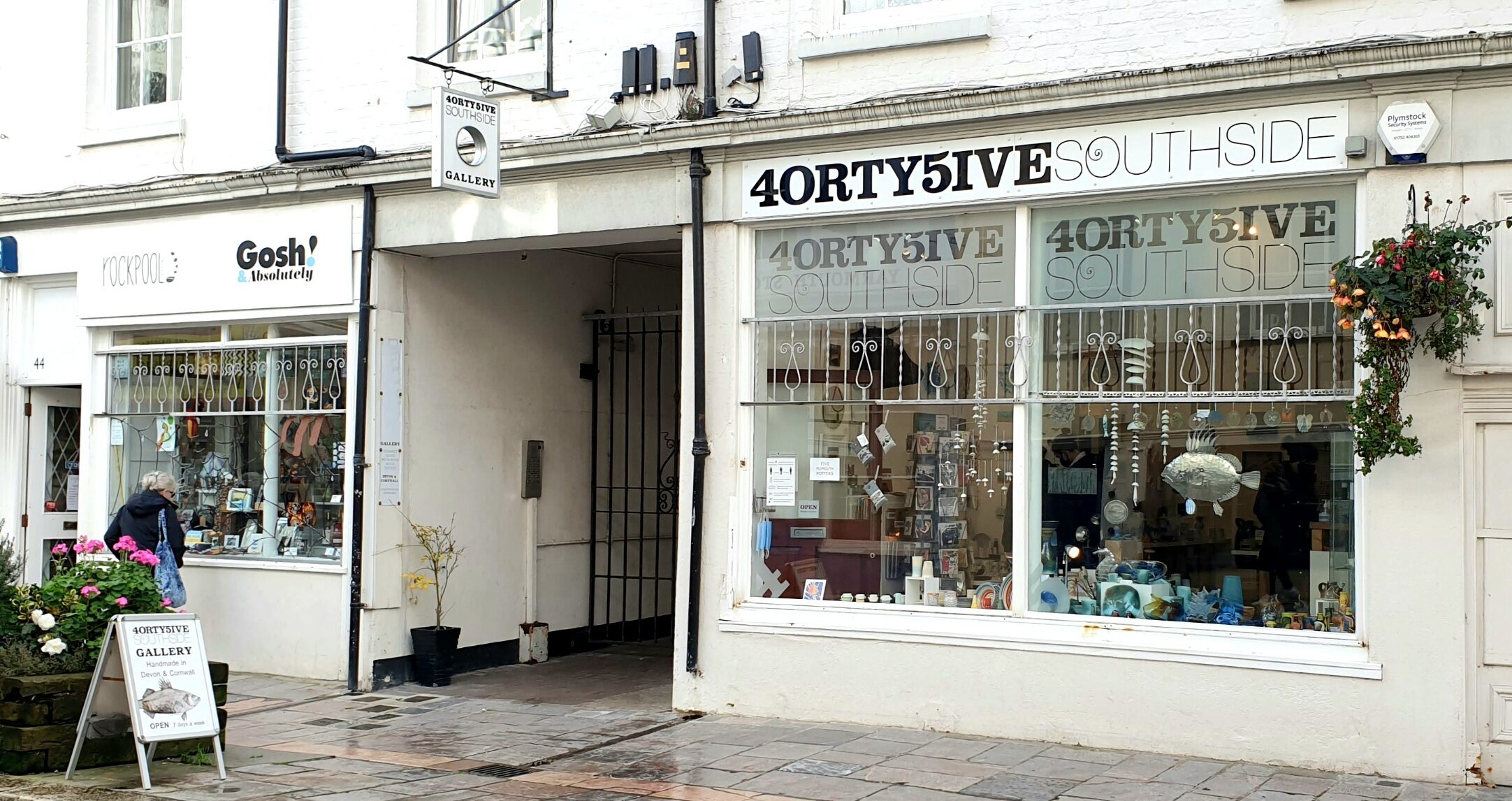 Outside 45 Southside Street and Rockpool Trading/Gosh & Absolutely